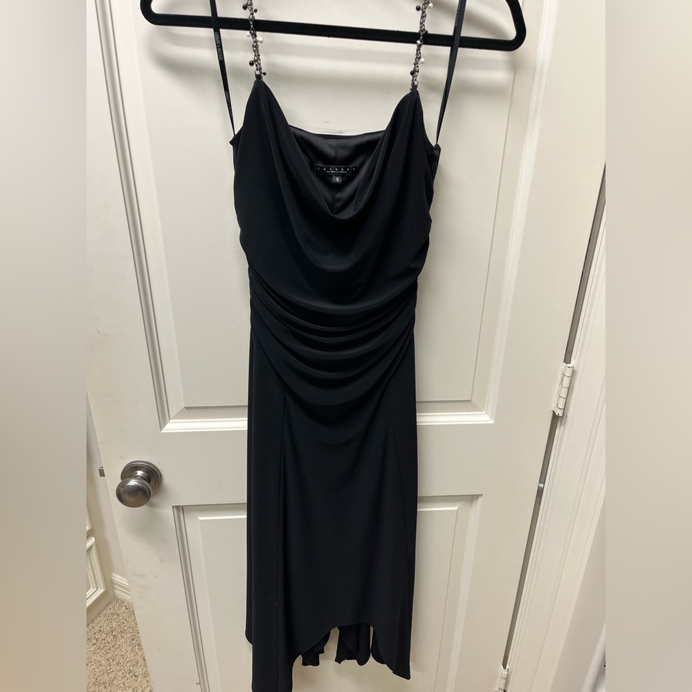 Laundry by Shelli Segal Size 4